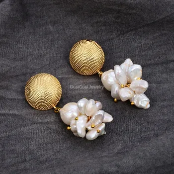 GG Bijuterii Handmade Alb Edison Keshi Pearl Floare Placat cu Aur Galben de Monede Stud Legăna Cercei Stud